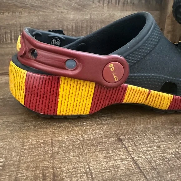 Crocs | Kids Harry Potter Gryffindor Classic Clog - Picture 7 of 7